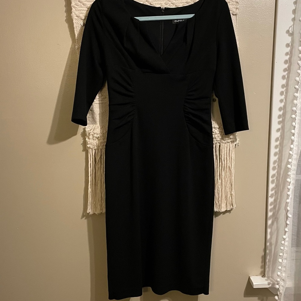 Gorgeous form fitting Adrianna Papell dress SZ 6